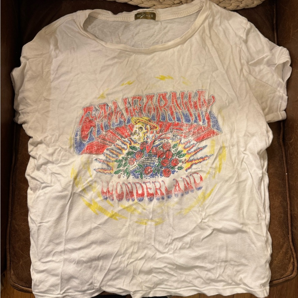Graphic T shirt with Grateful Dead vibes. Great condition.